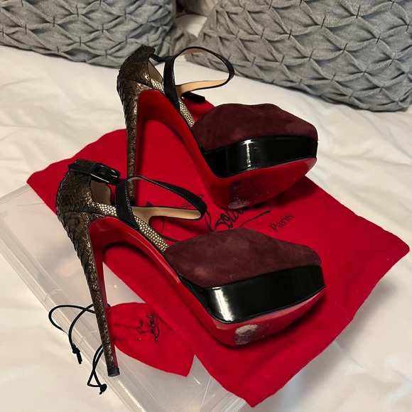 Christian Louboutin - Picture 2 of 2